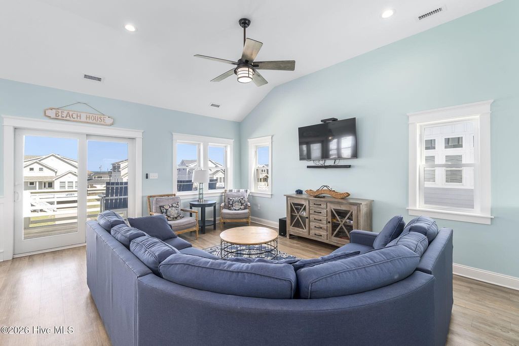 Image 25 of property listing at 4616 Lindbergh Avenue, Kitty Hawk, NC 27949