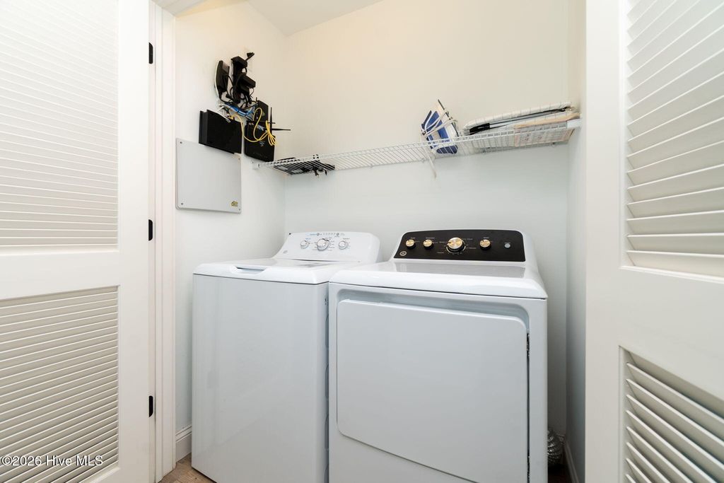 Image 34 of property listing at 4616 Lindbergh Avenue, Kitty Hawk, NC 27949