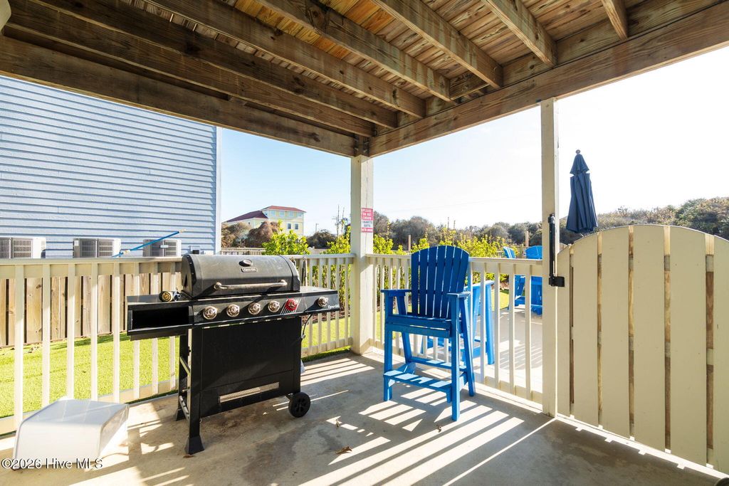 Image 36 of property listing at 4616 Lindbergh Avenue, Kitty Hawk, NC 27949