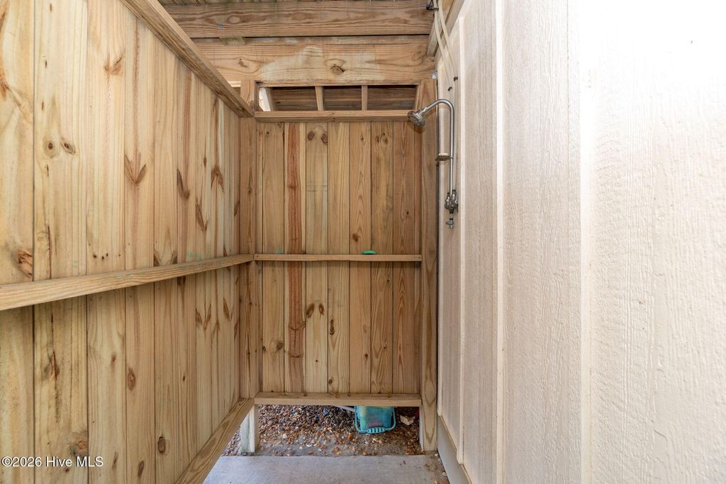 Image 43 of property listing at 4616 Lindbergh Avenue, Kitty Hawk, NC 27949