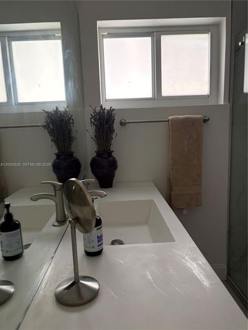 3397 NE 20th Avenue, Oakland Park, FL 33306