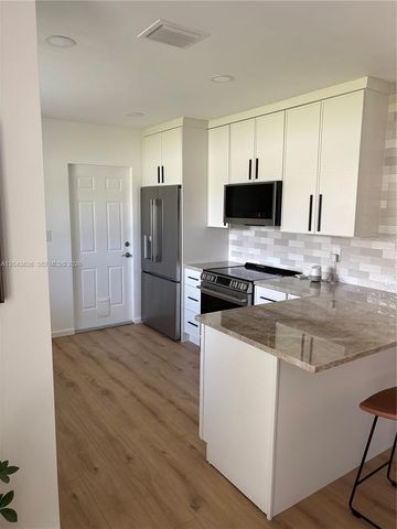 3397 NE 20th Avenue, Oakland Park, FL 33306