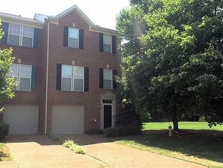 648 Huffine Manor Cir, Franklin, TN 37067