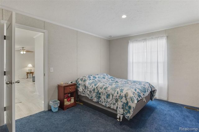 230 E Macgregor Court, Highland, MI 48357