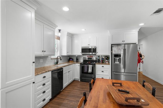 900 Bosque, Meridian, TX 76665