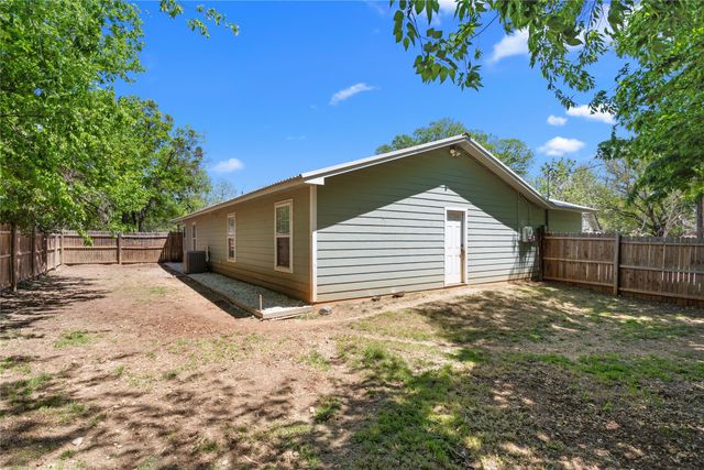 900 Bosque, Meridian, TX 76665
