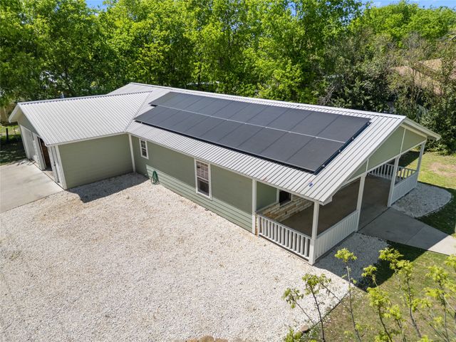 900 Bosque, Meridian, TX 76665