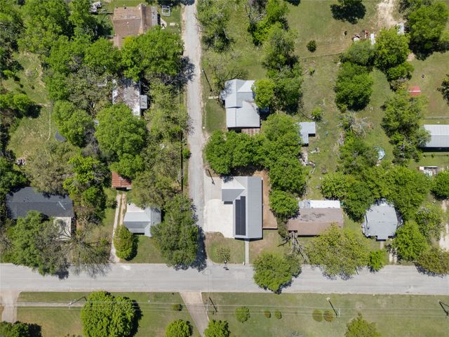 900 Bosque, Meridian, TX 76665