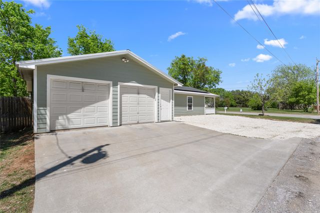 900 Bosque, Meridian, TX 76665