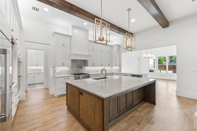 9939 Ontario Lane, Dallas, TX 75220