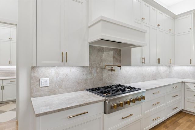 9939 Ontario Lane, Dallas, TX 75220