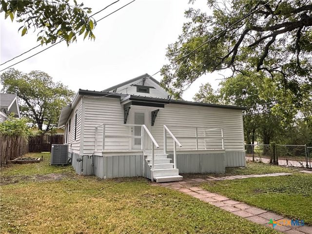 212 Coke Street, Yoakum, TX 77995