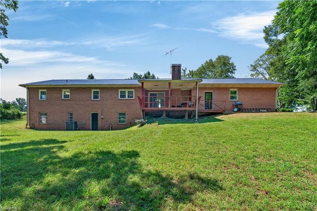 2911 Ararat Hwy, Ararat, VA 24053