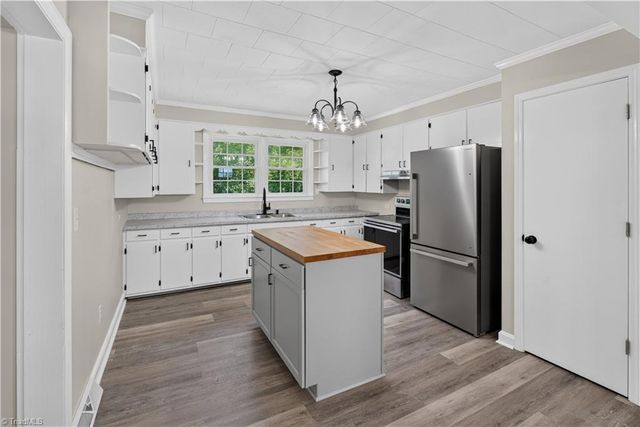 2911 Ararat Hwy, Ararat, VA 24053