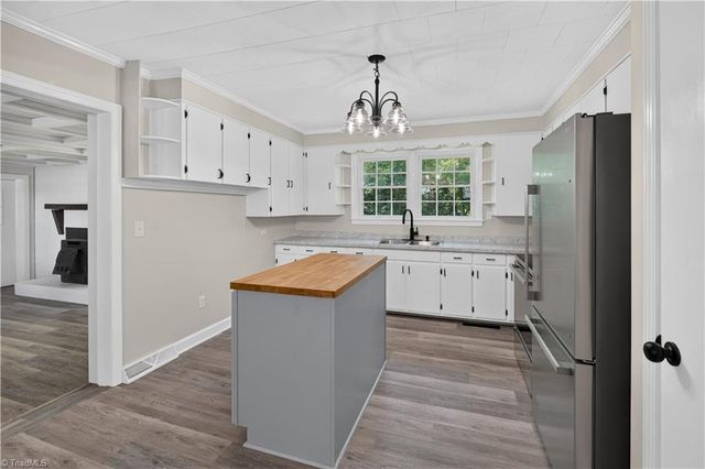2911 Ararat Hwy, Ararat, VA 24053