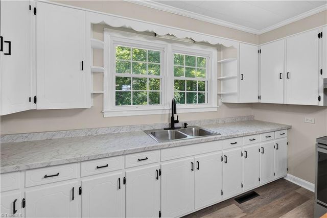 2911 Ararat Hwy, Ararat, VA 24053
