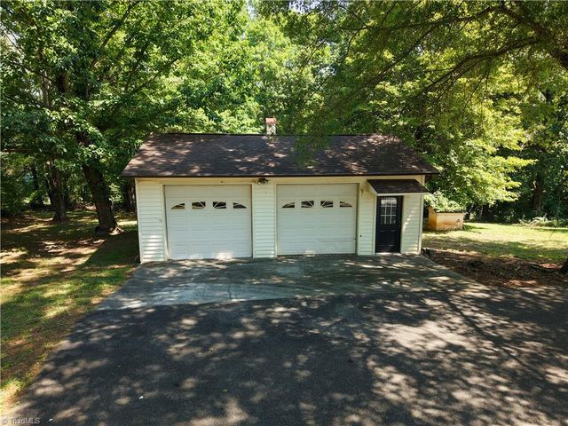 2911 Ararat Hwy, Ararat, VA 24053