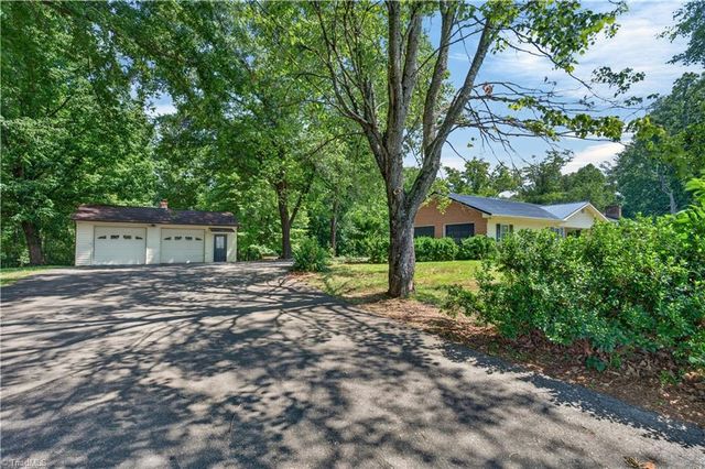 2911 Ararat Hwy, Ararat, VA 24053