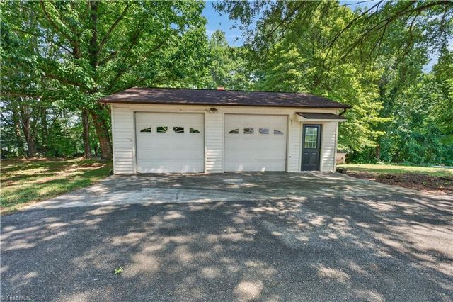 2911 Ararat Hwy, Ararat, VA 24053