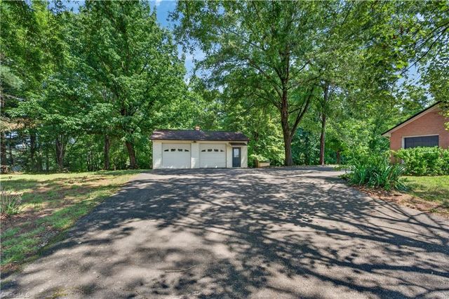 2911 Ararat Hwy, Ararat, VA 24053