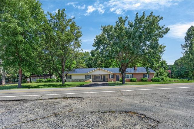 2911 Ararat Hwy, Ararat, VA 24053
