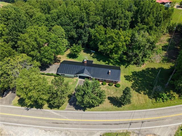 2911 Ararat Hwy, Ararat, VA 24053