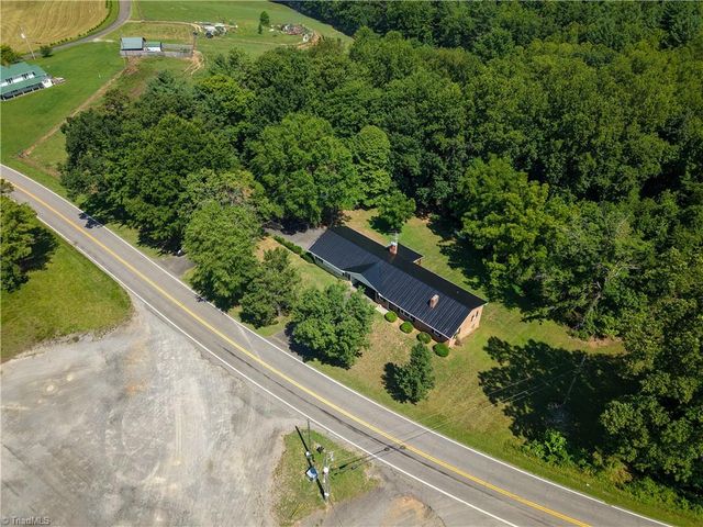 2911 Ararat Hwy, Ararat, VA 24053