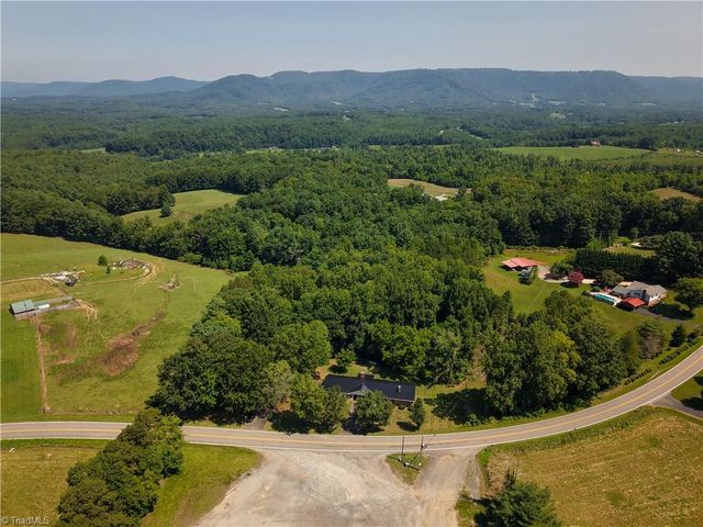 2911 Ararat Hwy, Ararat, VA 24053