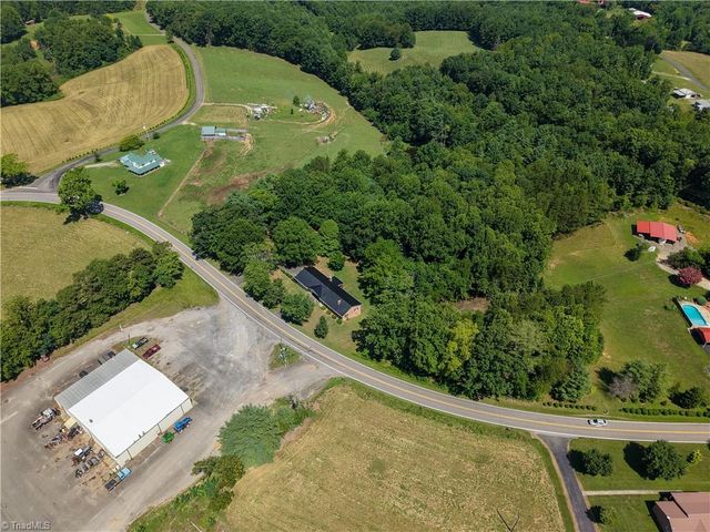 2911 Ararat Hwy, Ararat, VA 24053