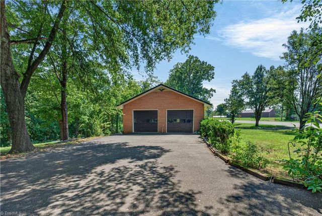 2911 Ararat Hwy, Ararat, VA 24053