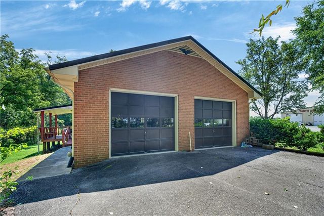 2911 Ararat Hwy, Ararat, VA 24053