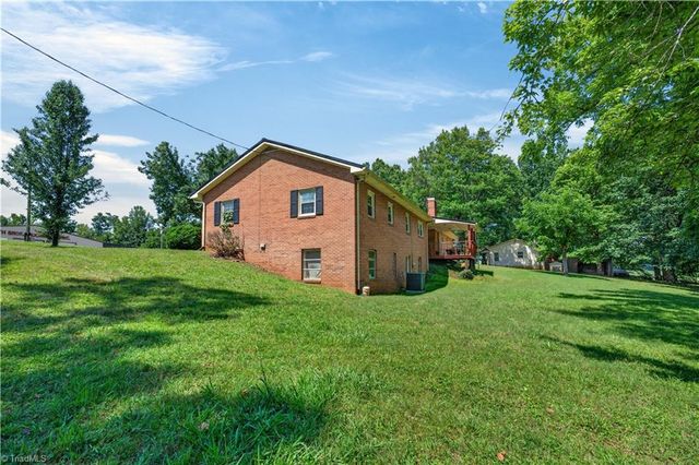 2911 Ararat Hwy, Ararat, VA 24053