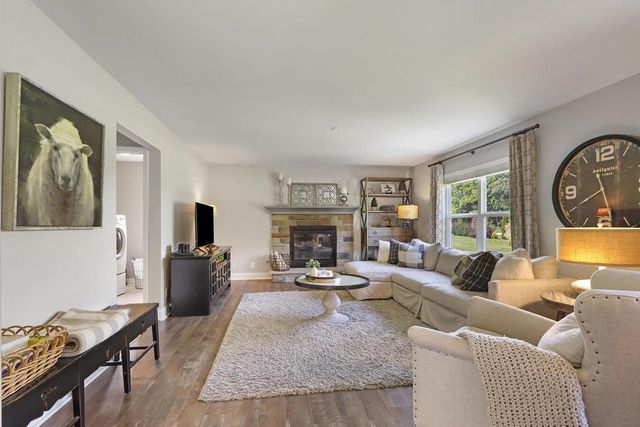 436 Ashley DRIVE, Williams Bay, WI 53191