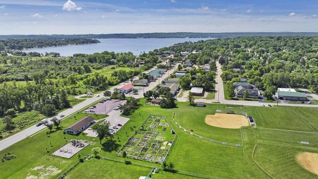 436 Ashley DRIVE, Williams Bay, WI 53191