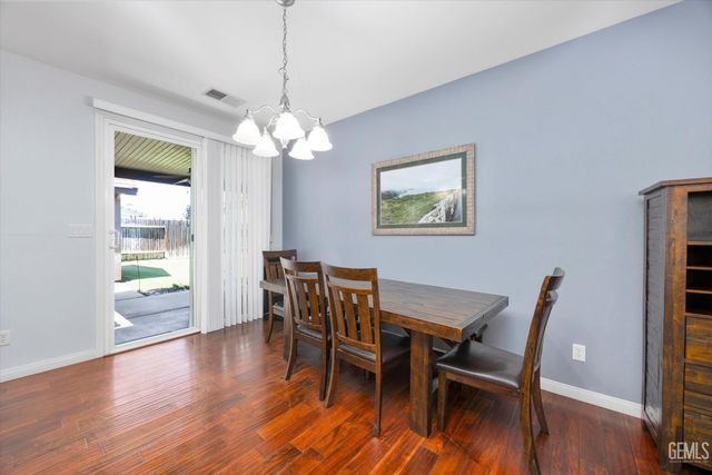 6202 Ocean Jasper Drive, Bakersfield, CA 93313