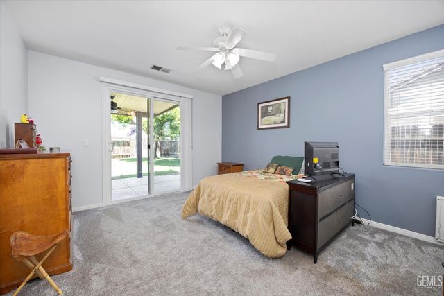 6202 Ocean Jasper Drive, Bakersfield, CA 93313