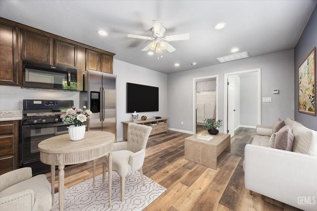 6202 Ocean Jasper Drive, Bakersfield, CA 93313