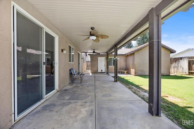 6202 Ocean Jasper Drive, Bakersfield, CA 93313