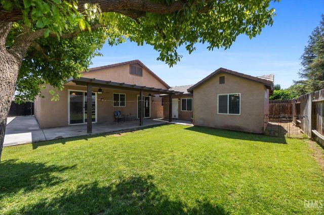 6202 Ocean Jasper Drive, Bakersfield, CA 93313