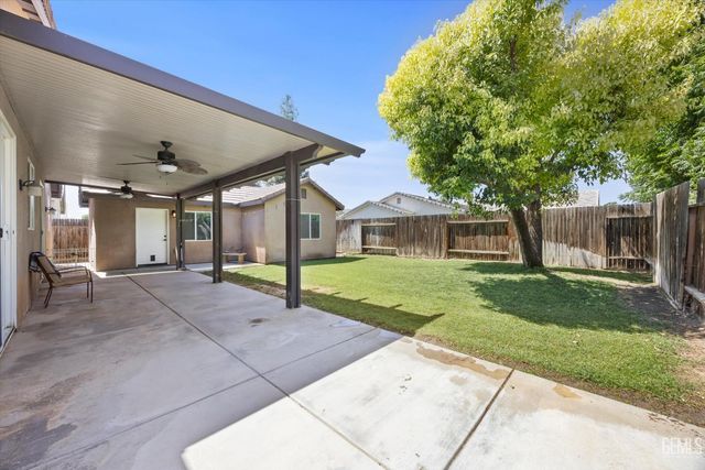 6202 Ocean Jasper Drive, Bakersfield, CA 93313