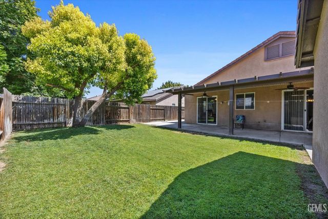 6202 Ocean Jasper Drive, Bakersfield, CA 93313