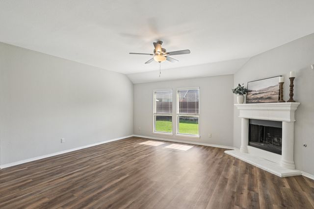 1405 Hawk Valley Drive, Little Elm, TX 75068