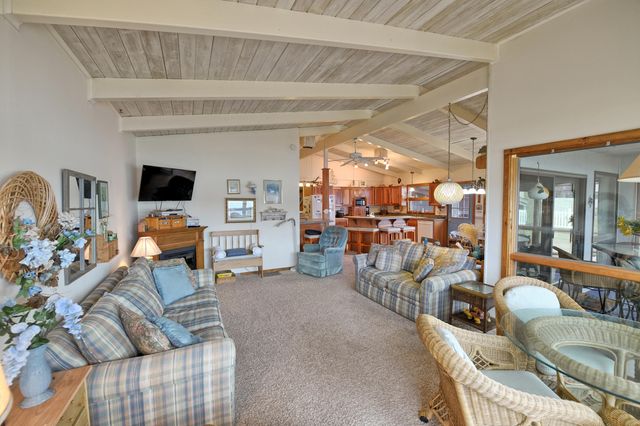 9471 Peninsula Drive, Mecosta, MI 49332