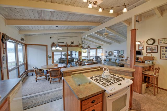 9471 Peninsula Drive, Mecosta, MI 49332