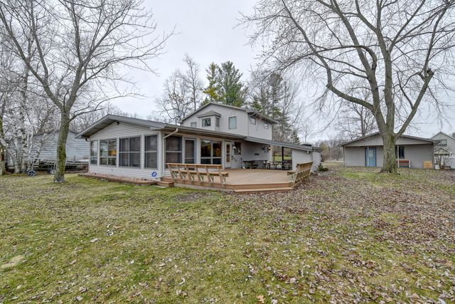 9471 Peninsula Drive, Mecosta, MI 49332