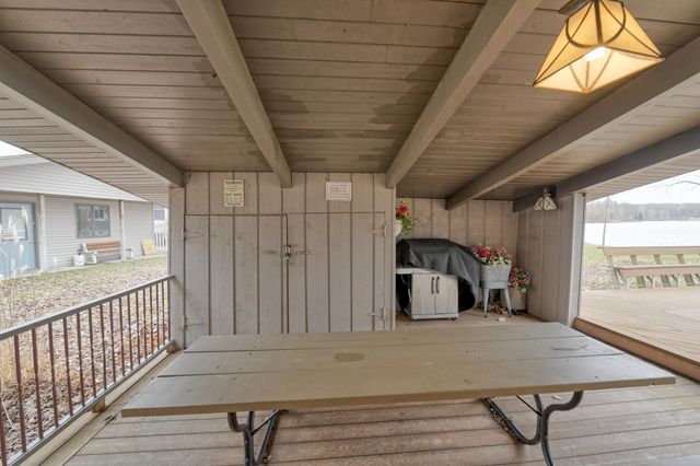 9471 Peninsula Drive, Mecosta, MI 49332