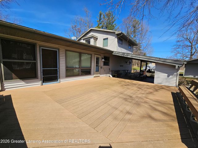 9471 Peninsula Drive, Mecosta, MI 49332