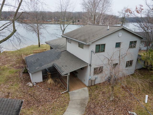 9471 Peninsula Drive, Mecosta, MI 49332