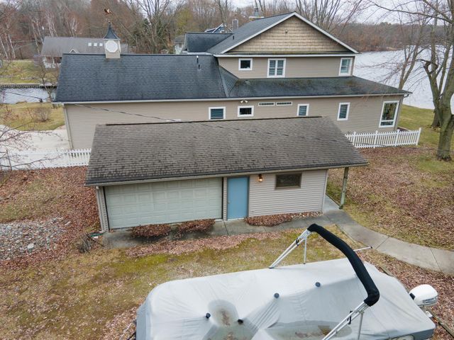 9471 Peninsula Drive, Mecosta, MI 49332