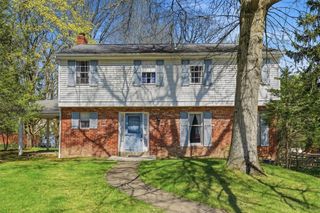 108 Oxbridge Dr, Ross Twp, PA 15237